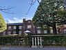 周辺： 立教大学 180m