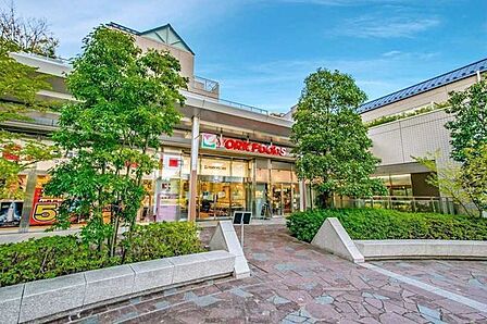 ヨークフーズ 新宿富久店 850m