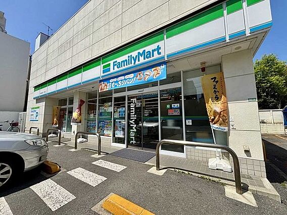 ファミリーマー...