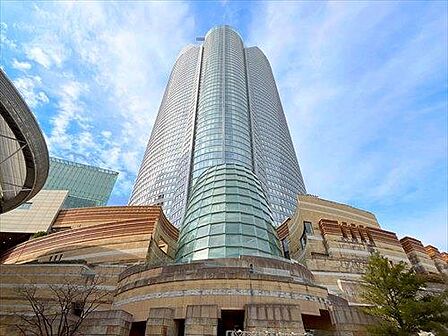 六本木ヒルズまで670m