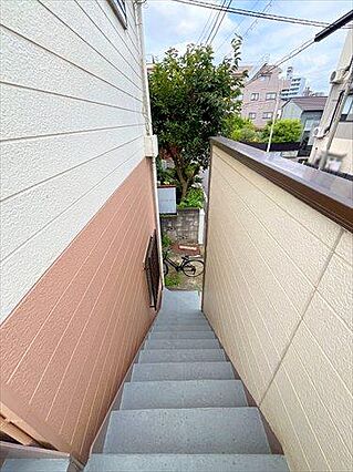 共用階段