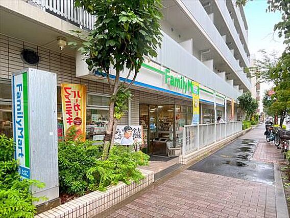 ファミリーマー...