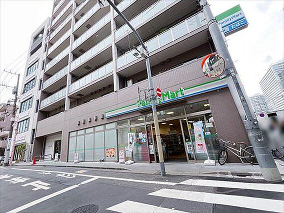 ファミリーマー...