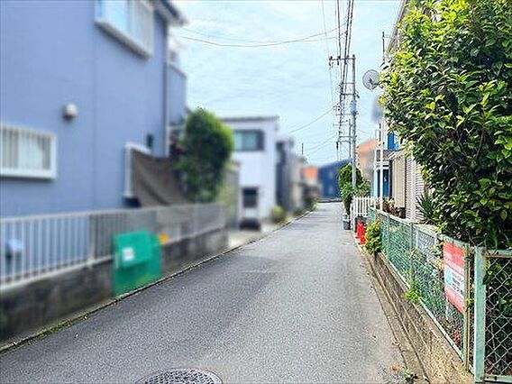現地含む前面道...