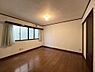 その他：2F 南東側洋室6.7帖