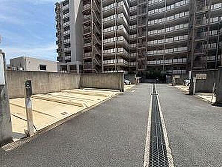 駐車場(2)