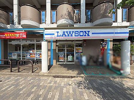 ローソン川端二条店まで310m