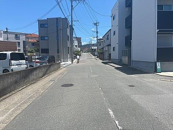 北側前面道路