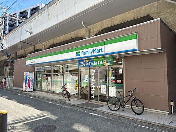 ファミリーマー...