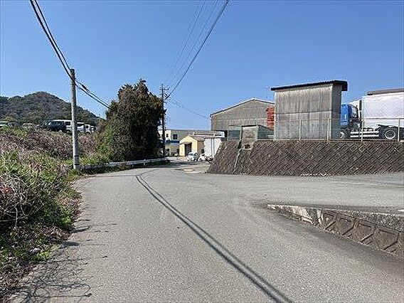 南側前面道路
