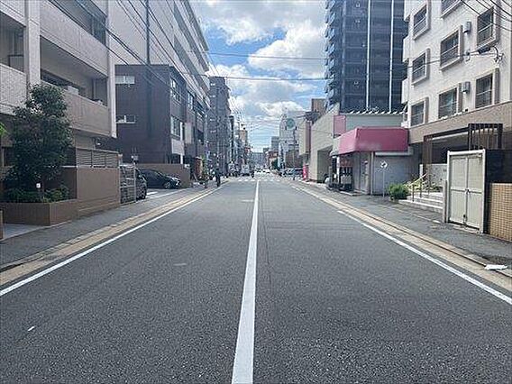 北東側前面道路...