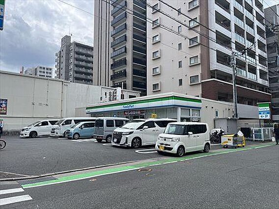 ファミリーマー...
