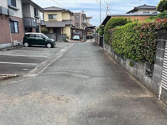 北東側前面道路...