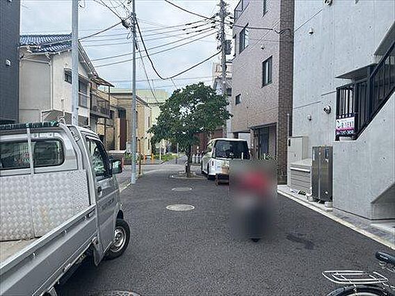 東側前面道路含...