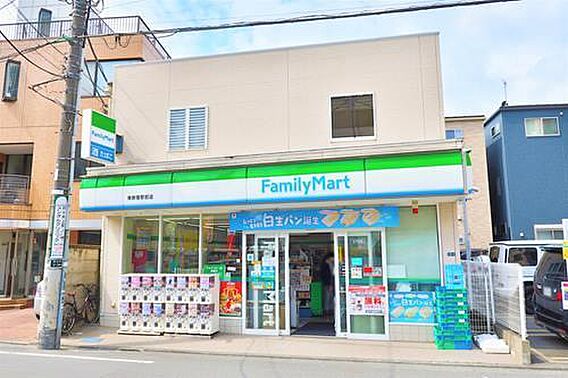 ファミリーマー...