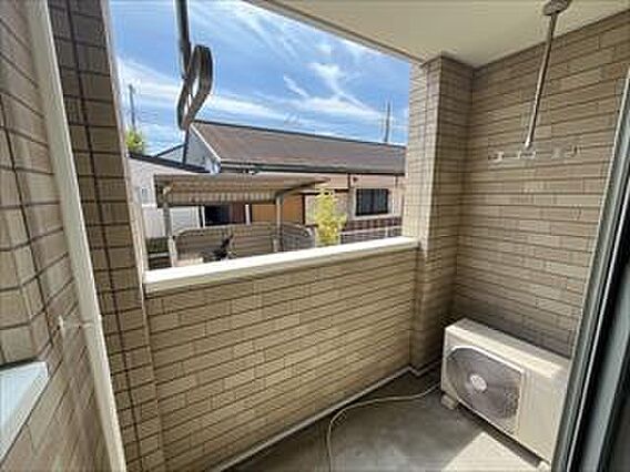 102号室バル...