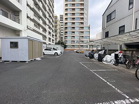 駐車場、駐輪場