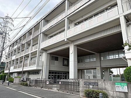 市立神奈川中学校 710m