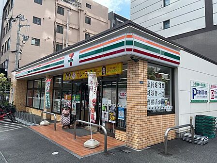 セブンイレブン港区芝浦ふ頭店 90m