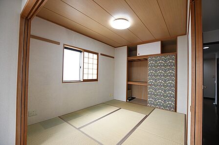 リビングと接した和室6帖