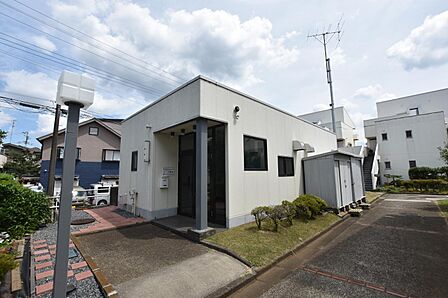 敷地内にある集会所