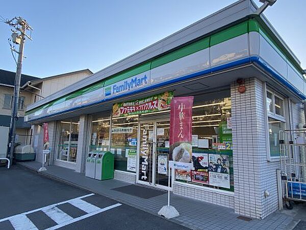 画像18:【コンビニエンスストア】ファミリーマート三好丘桜店まで555ｍ