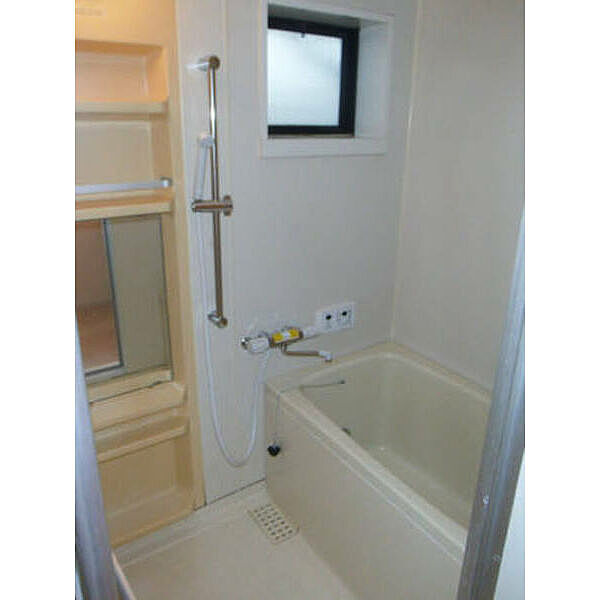 画像4:A201浴室(サーモ式水栓スライドバー)