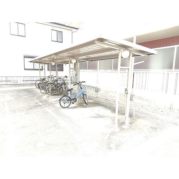画像20:自転車置き場