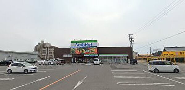 画像23:【スーパー】ファミリーマート内海店まで490ｍ