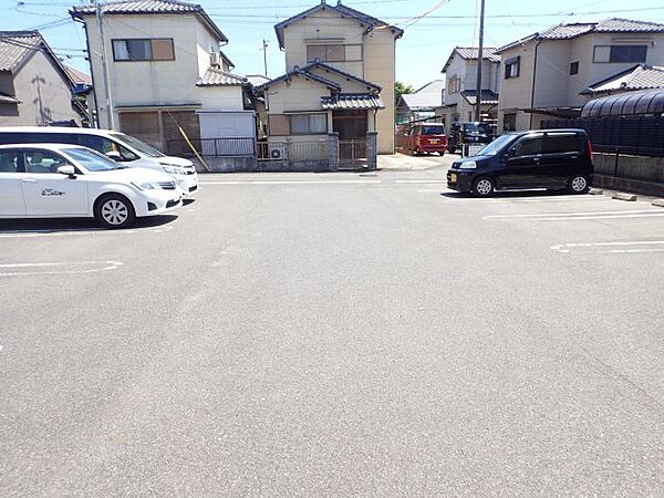 画像2:駐車場