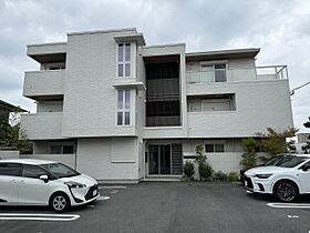 ベラ　コリナ  ｜ 愛知県名古屋市昭和区山中町1丁目（賃貸マンション3LDK・2階・79.75㎡） その1