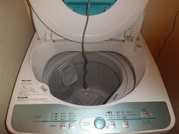 画像14:全自動洗濯機。