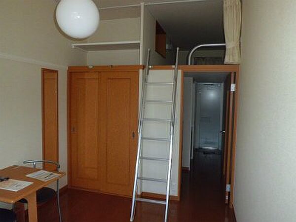 画像23:ロフトがあるため、天井高い居室です。