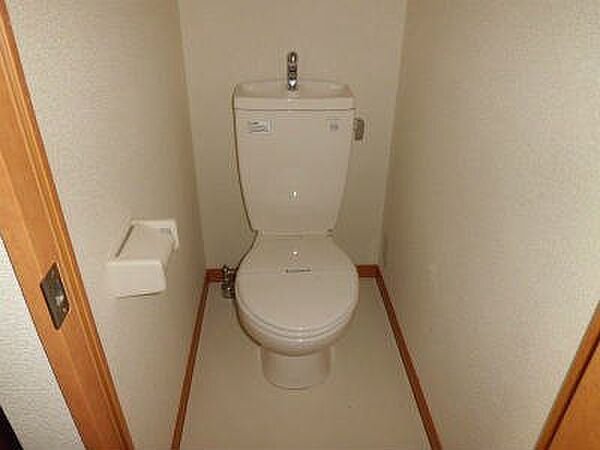 画像9:ゆったり寛げるトイレです。