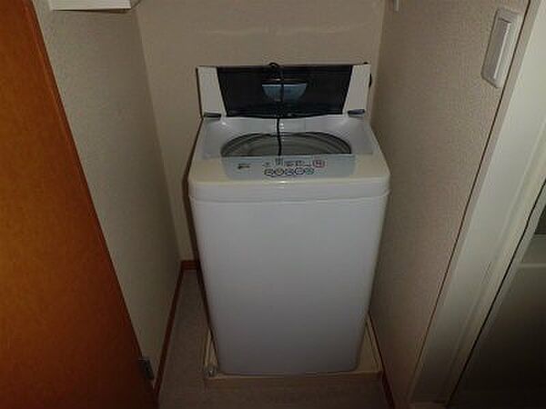 画像8:全自動洗濯機付。