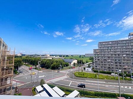 ■高い建物がなく、開放感あります。ぜひ現地でご体感ください。
