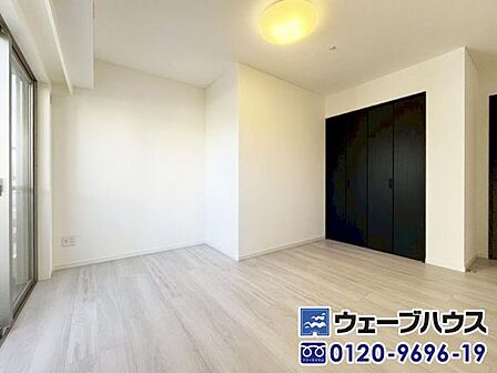 バルコニー付きの居室になります。
