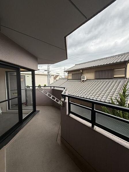 広々としたバルコニー。色々な使い方が出来ます。