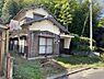 外観：緑豊かな角地です