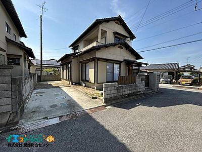 外観:平成築の一戸建てで、すっきりとした整形地の形状を活かした安定感のある佇まいです。 外観:平成築の一戸建てで、すっきりとした整形地の形状を活かした安定感のある佇まいです。