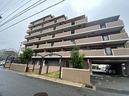 今治西高すぐそば、落ち着いた住環境の分譲マンション。