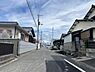 外観：前面道路（北東）