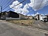 外観：周辺は住宅が建ち並ぶ落ち着いた住環境。現地の様子もぜひご確認ください。