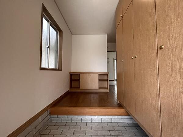 玄関を拡大表示