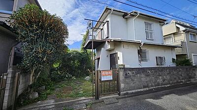 外観：建物外観です。金木製の樹も魅力です。