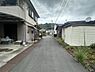 外観：西側前面道路（南から）