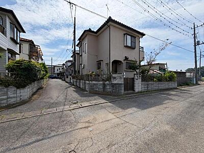 外観:開放的な立地 外観:開放的な立地