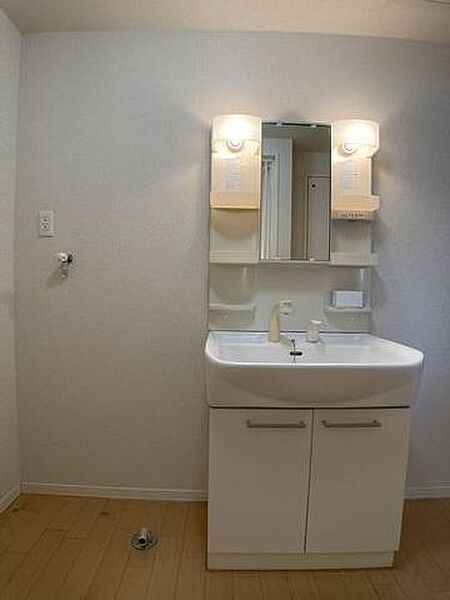 apartment 茨城県常総市内守谷町きぬの里３丁目7-7
地図を見る