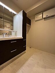 【洗面所】独立洗髪洗面化粧台を設置しております☆