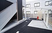 駐輪場は屋根付です♪